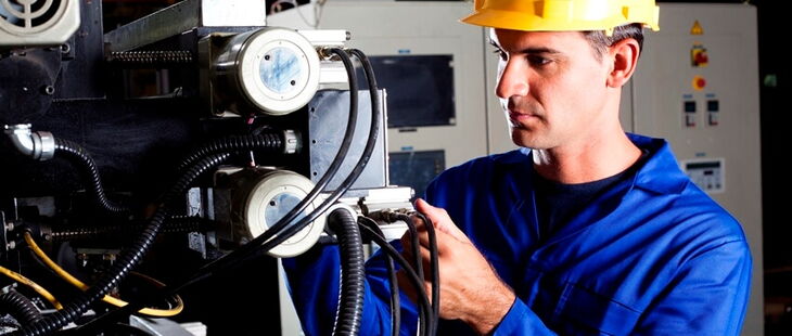 Zahlreiche Normen stellen Anforderungen an die sichere Ausführung elektrotechnischer Tätigkeiten.