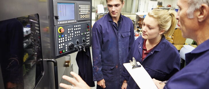 Elektrotechnische Unterweisung: Dass er seiner Unterweisungspflicht nachgekommen ist, beweist der Arbeitgeber mit der abschließenden Dokumentation.
