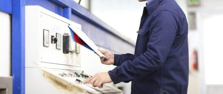 Wiederkehrende Prüfungen elektrischer Anlagen und ortsfester Betriebsmittel nach DGUV Information 203-072