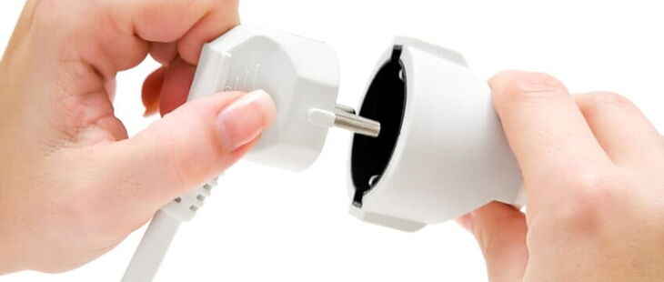 Die VDE 0100-410 definiert Anforderungen an den Schutz gegen elektrischen Schlag.