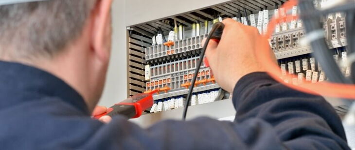 Die DGUV Vorschrift 3 ist die zentrale Unfallverhütungsvorschrift für die Elektrotechnik.