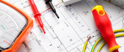 Schutzleiterprüfung: So messen Sie den Schutzleiterwiderstand mit einem Prüfgerät nach DIN VDE 0701-0702