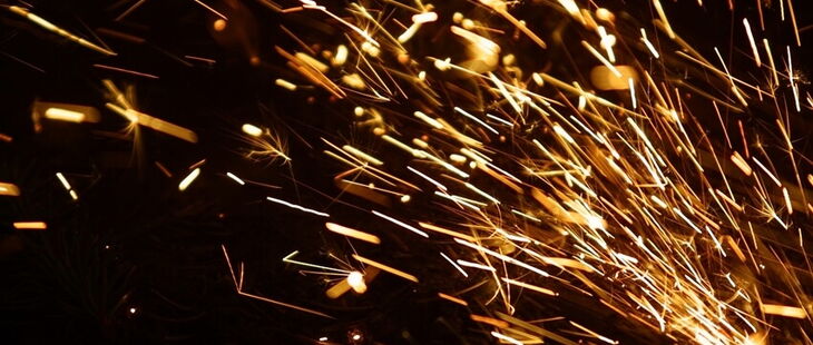 Die DIN VDE 0544-4 beschreibt den Prüfablauf für Lichtbogenschweißeinrichtungen