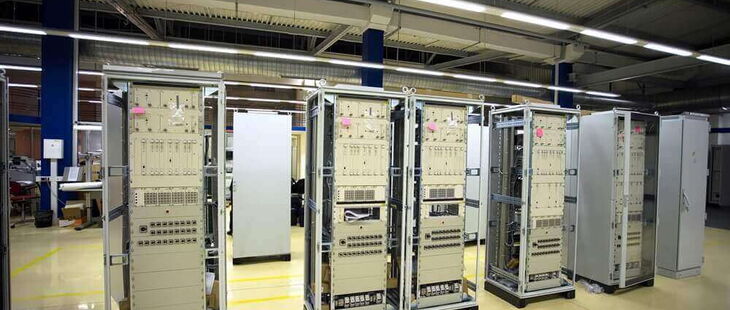 Auch in Server- und Rechenzentren kommen Schaltanlagen zum Einsatz.