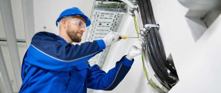 Bei der Durchführung von Alleinarbeiten müssen diverse Sicherheitsaspekte berücksichtigt werden.
