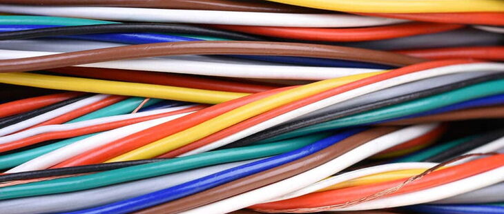 Elektrische Anlagen sind in einem ordnungsgemäßen Zustand zu erhalten. Von defekten elektrischen Anlagen können Gefahren ausgehen.