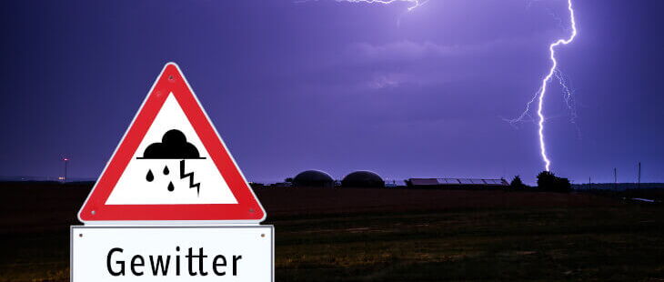 Die DIN EN IEC 62305-3 (VDE 0185-305-3) befasst sich mit dem Schutz von baulichen Anlagen und Personen vor direkten Blitzeinwirkungen durch den Einsatz eines Blitzschutzsystems.