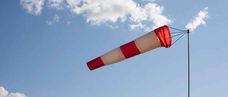 Windsack im Wind