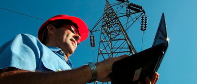 Die verantwortliche Elektrofachkraft übernimmt Fach- und Aufsichtsverantwortung. Erfahren Sie mehr über ihre Pflichten.