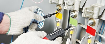 Das sind die Anforderungen an in der Elektrotechnik Tätige.