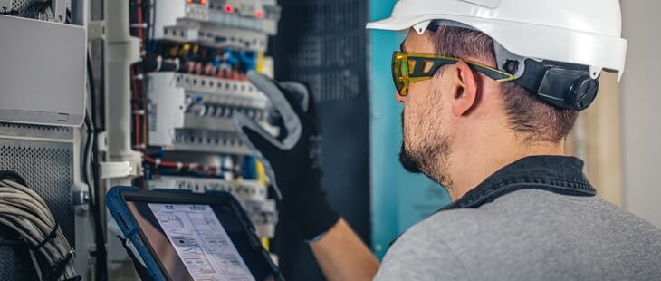 Die Planung der Prüfung der elektrischen Arbeitsmittel gehört zum größten und wichtigsten Teil der Arbeit einer Elektrofachkraft oder verantwortlichen Elektrofachkraft.