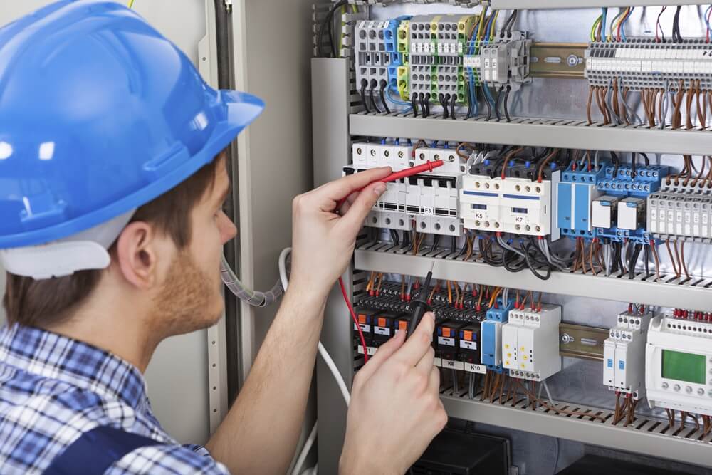 Elektrofachkraft für festgelegte Tätigkeiten nach DGUV