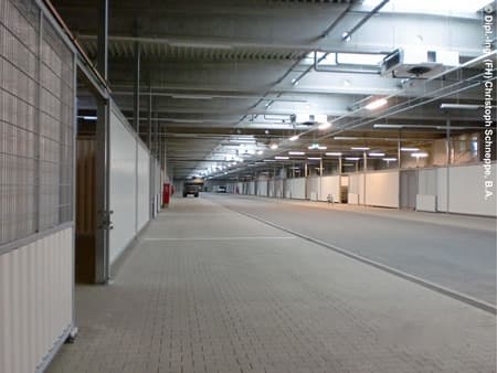 Innenansicht einer größeren Industriehalle