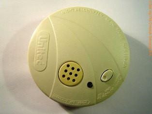 Automatischer Brandmelder (optischer Rauchmelder)