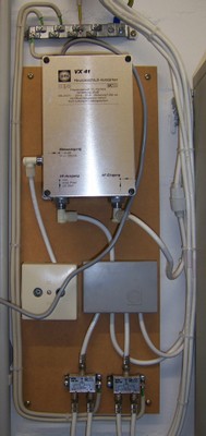 Fehlende Erdung der Kabelschirme und falscher Einsatz einer Erdungsschiene